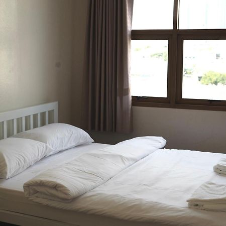 Krung Tone Hostel Bangkok Eksteriør billede