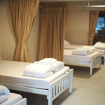 Krung Tone Hostel Bangkok Eksteriør billede