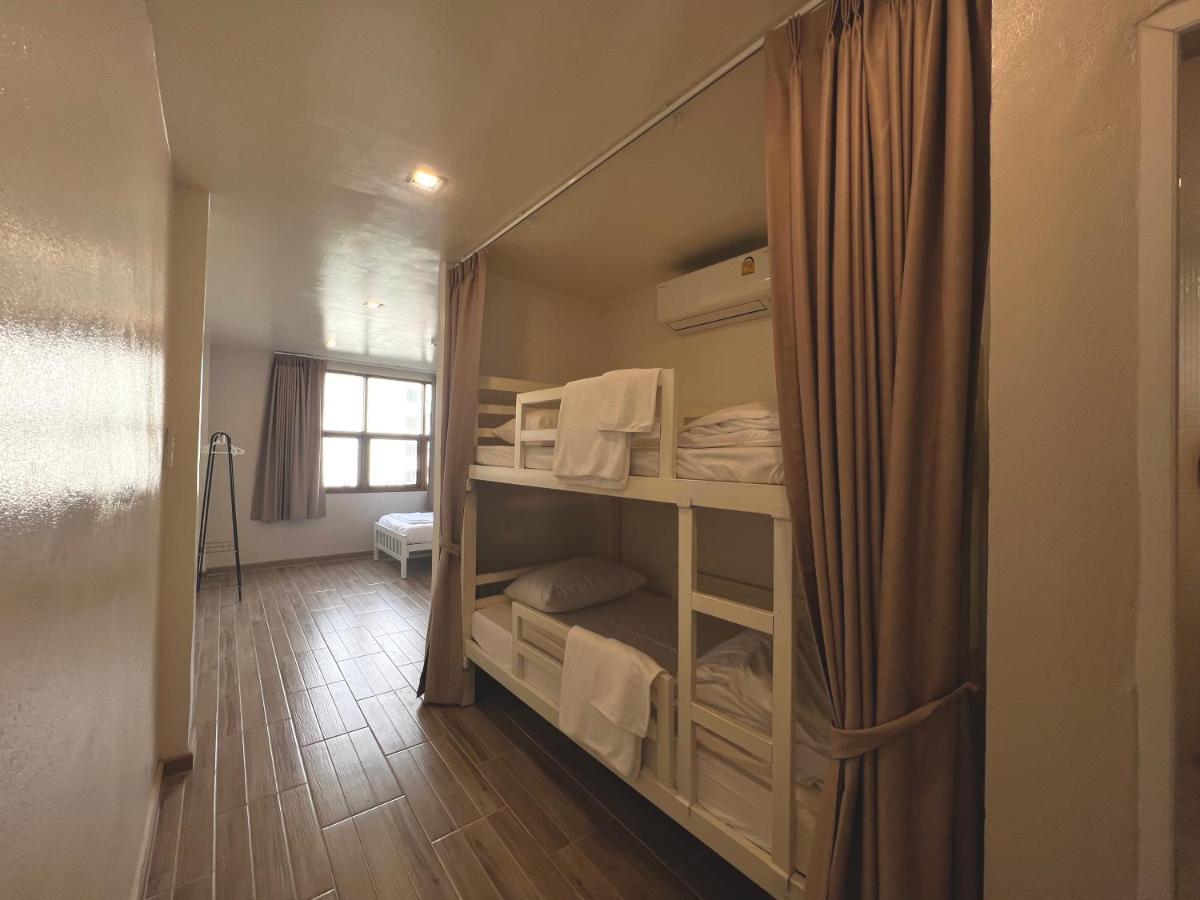Krung Tone Hostel Bangkok Eksteriør billede