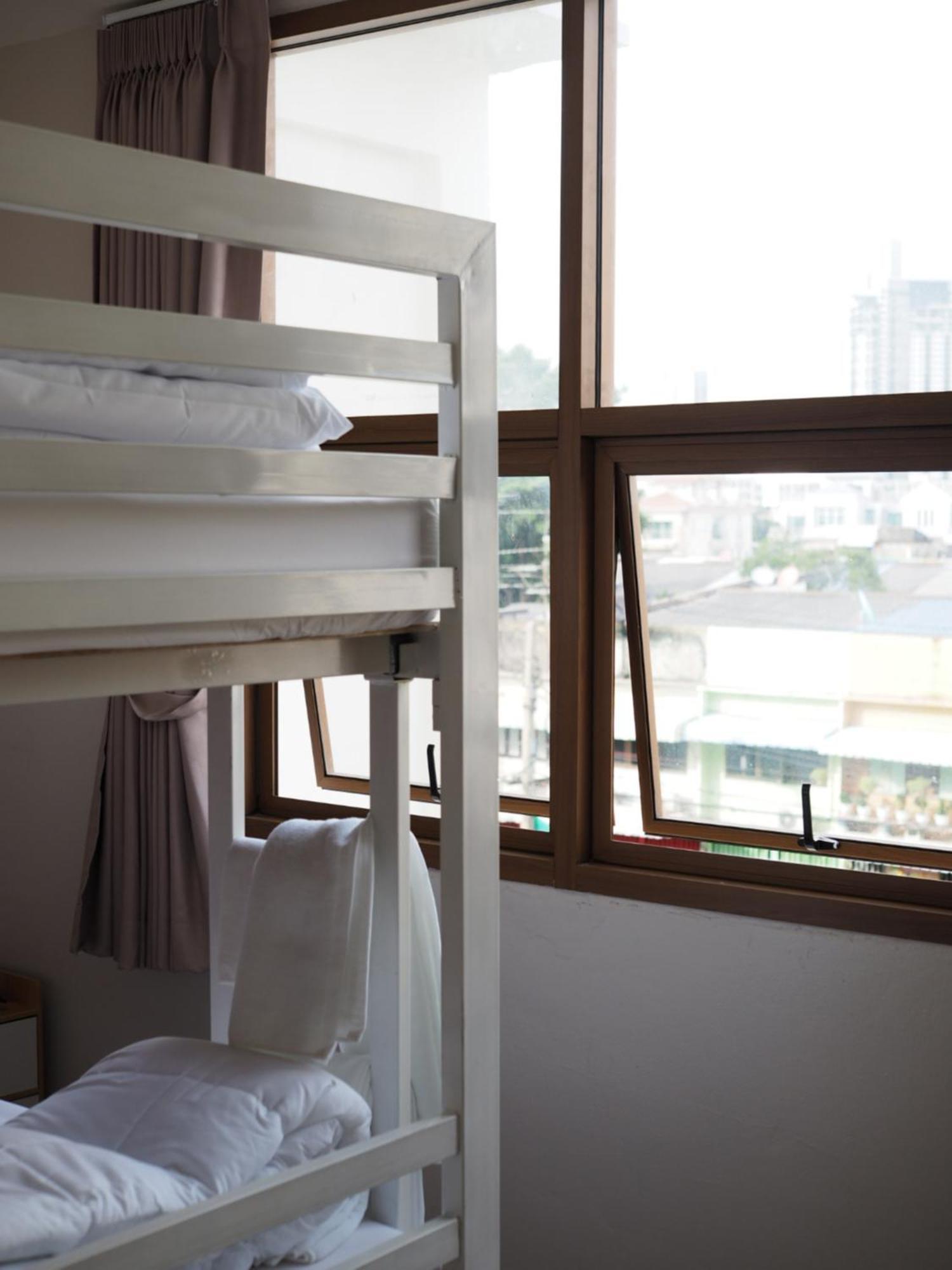 Krung Tone Hostel Bangkok Eksteriør billede