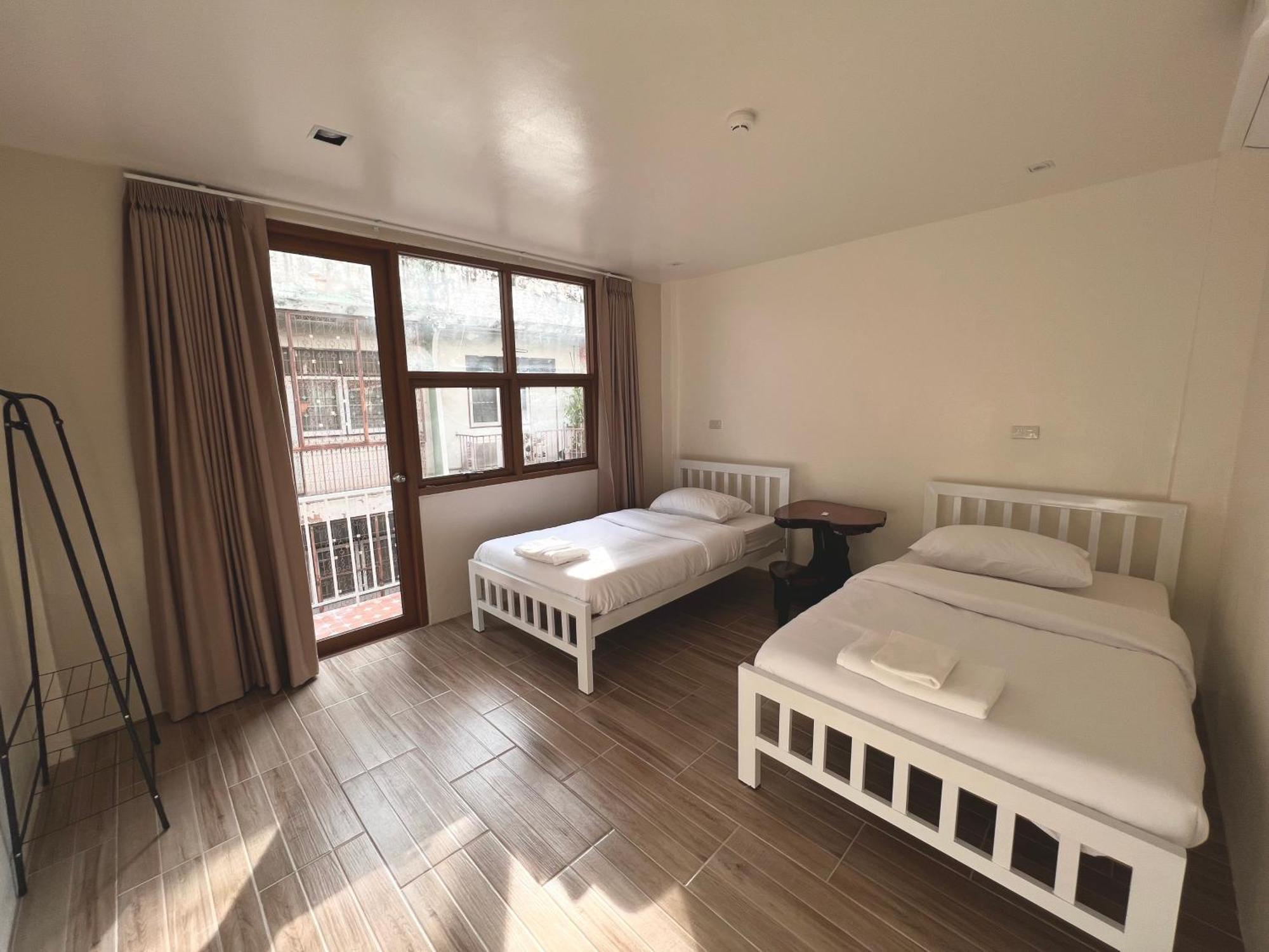 Krung Tone Hostel Bangkok Eksteriør billede