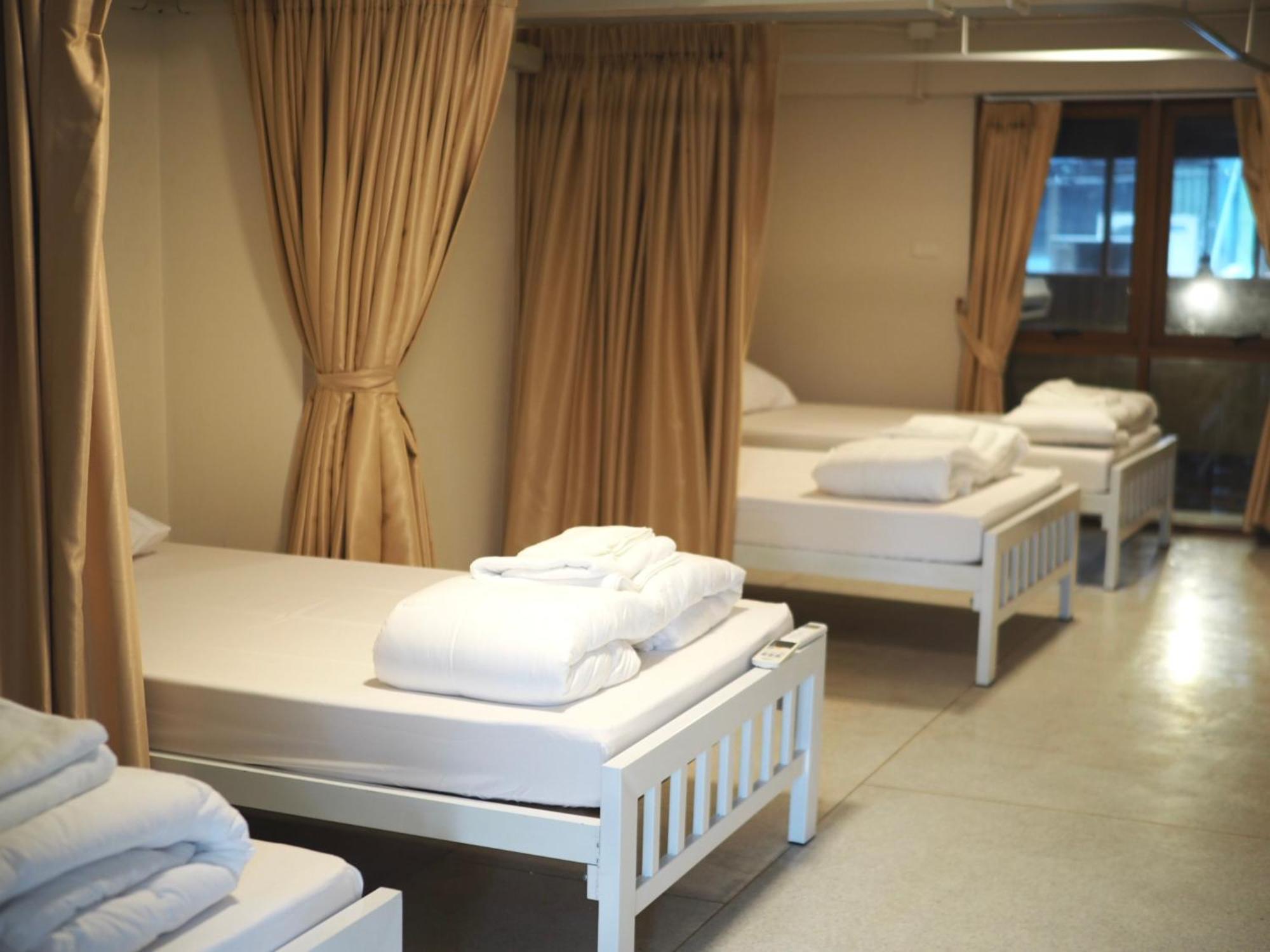 Krung Tone Hostel Bangkok Eksteriør billede