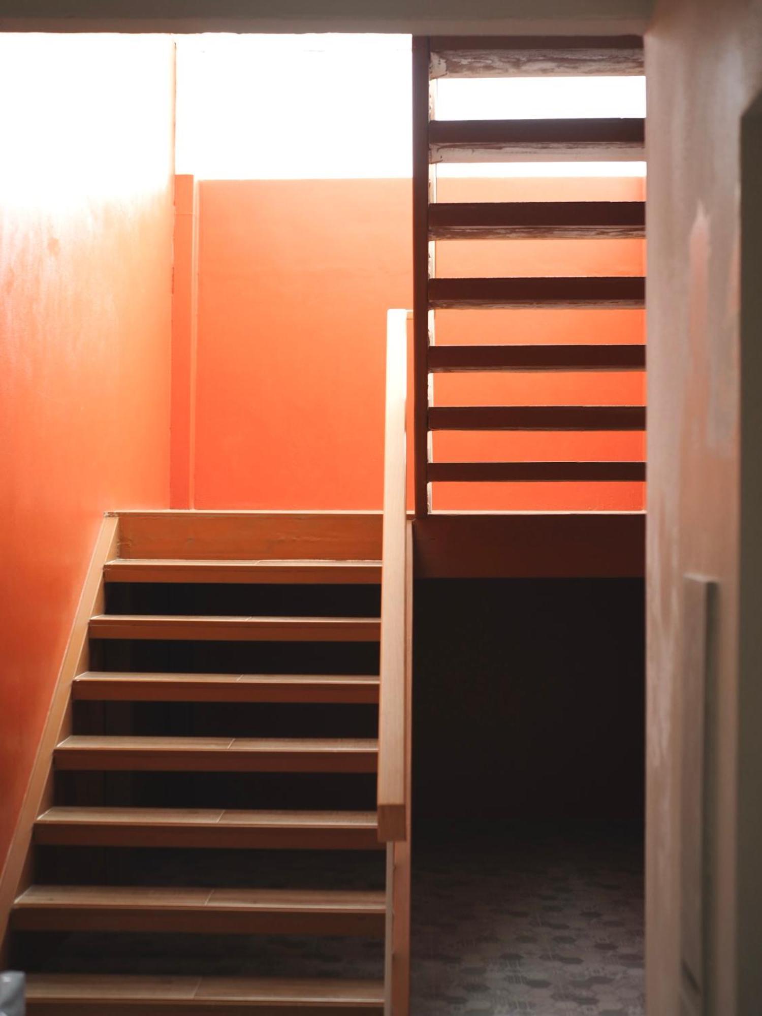 Krung Tone Hostel Bangkok Eksteriør billede