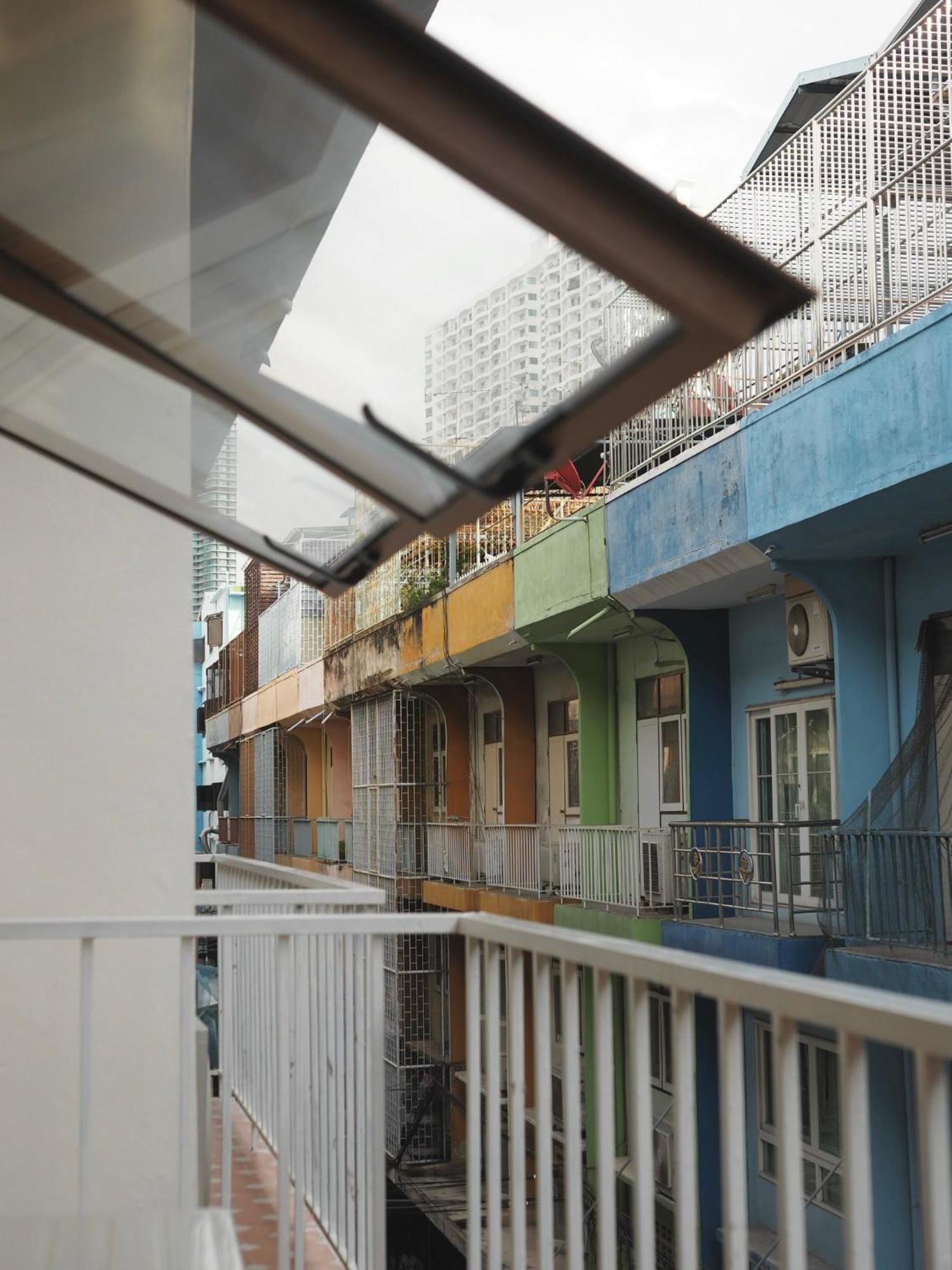 Krung Tone Hostel Bangkok Eksteriør billede