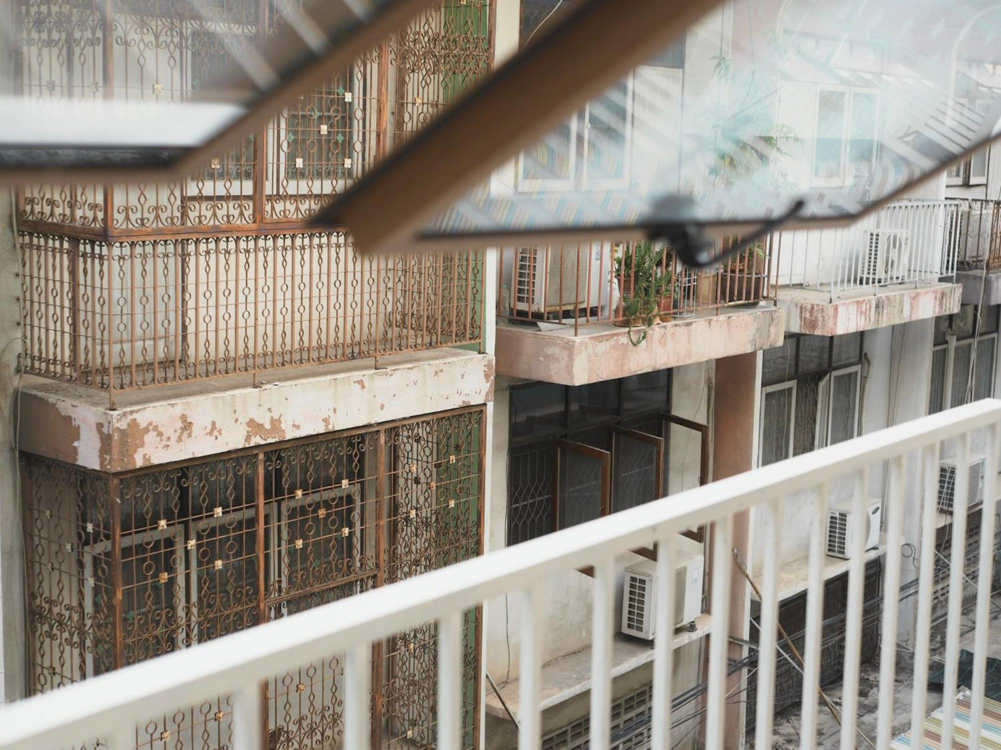 Krung Tone Hostel Bangkok Eksteriør billede